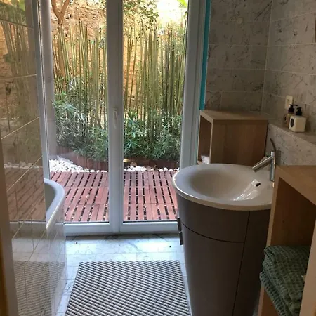 T2 Jardin Centre Rue Rossini Apartment *